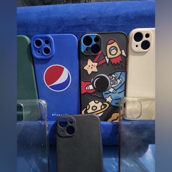 Diferents cover for iPhone 14 Plus - Picture 3 of 3